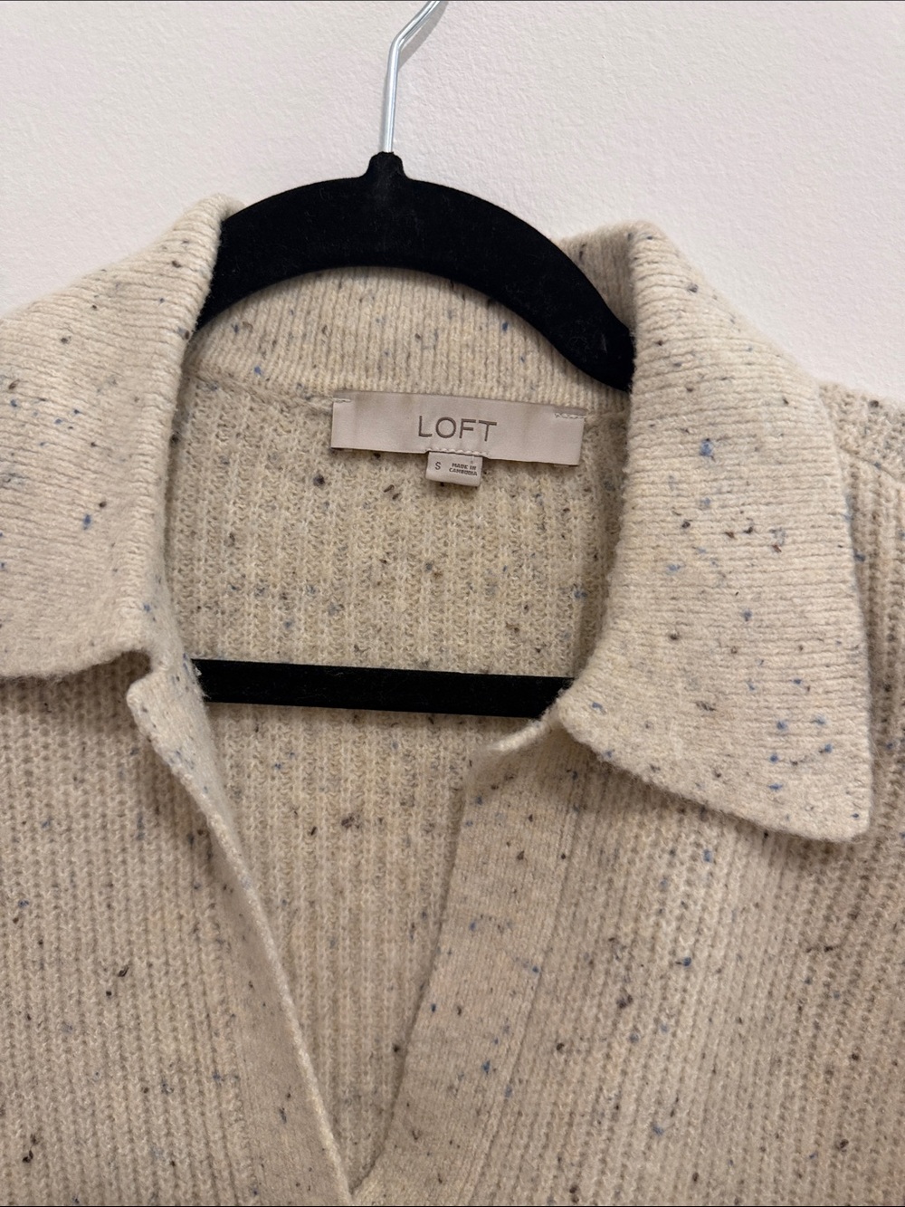 LOFT Cream Collared V-Neck Ribbed Sweater Small - Picture 2 of 3